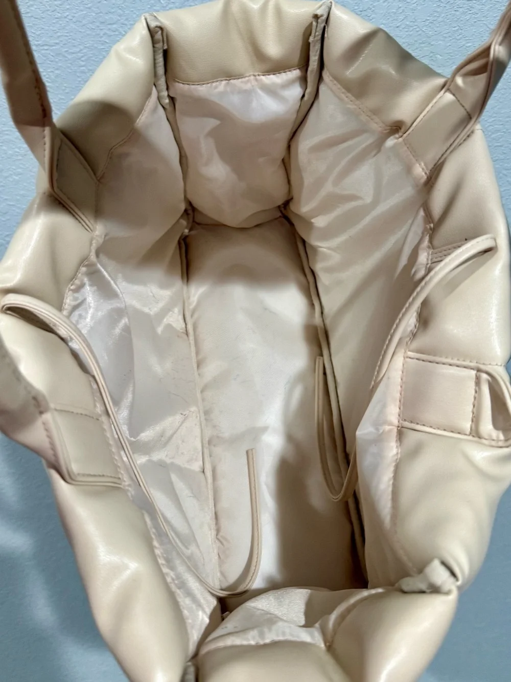 N/A stylish cream